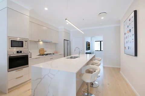 Fulcher Lane - A Zen Retreat In Modern Comfort - Holiday Cairns 2