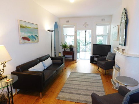 Garden Apartment In The Heart Of Double Bay - Holiday Cairns 2