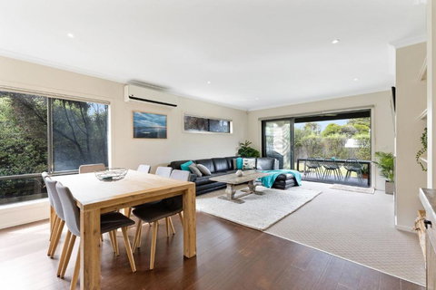 Gemstone At Sunderland Bay - Holiday Cairns 2