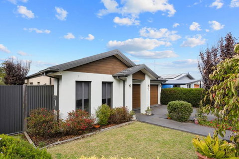 Gemstone At Sunderland Bay - Holiday Cairns 0