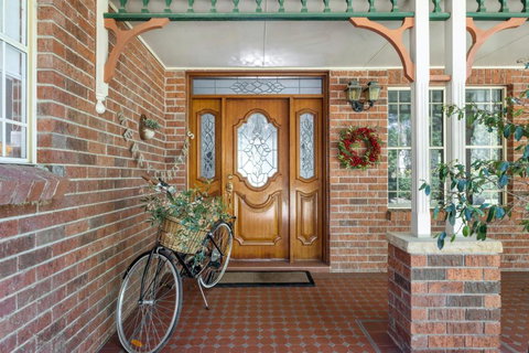 George On George - Perfect Country Getaway In The Heart Of Berry - Holiday Cairns 2