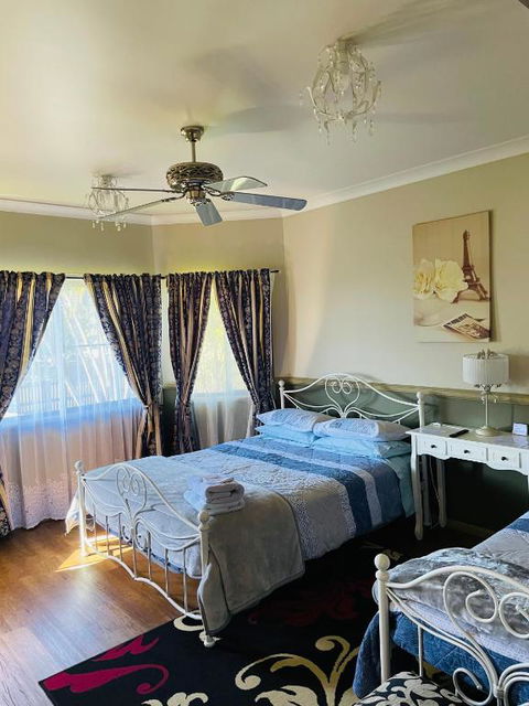GOLDEN LACE B&B - Holiday Cairns 4