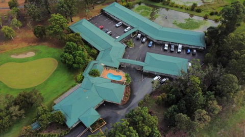 Golf Club Motor Inn Wingham - Holiday Cairns 2