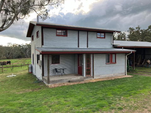 Grannies Lane Cottage - Holiday Cairns 0