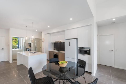 H6B - Round About Bulimba - Holiday Cairns 0