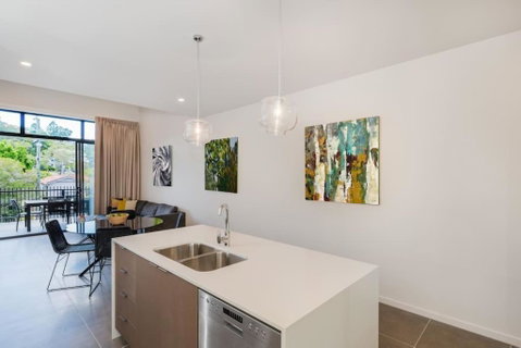 H6B - Round About Bulimba - Holiday Cairns 1
