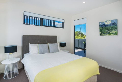 H6B - Round About Bulimba - Holiday Cairns 2