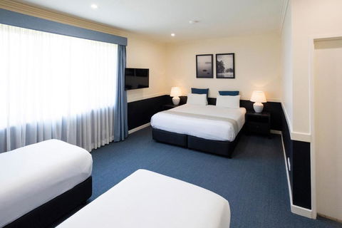 Hawkesbury Race Club Motel - Holiday Cairns 1
