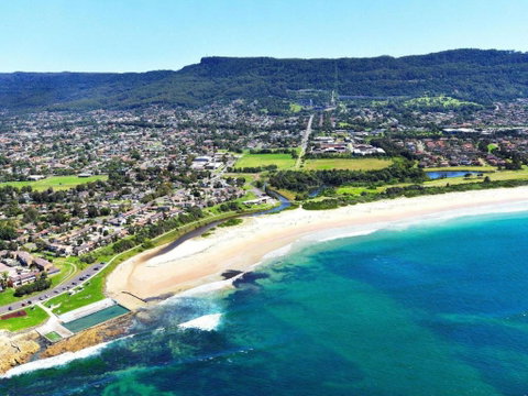 Hidden Gem In Woonona - Holiday Cairns 0