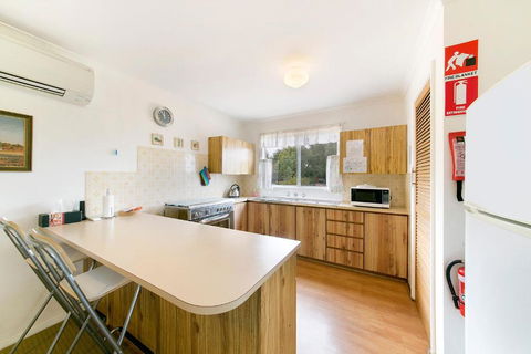 Hillside Country Retreat - Holiday Cairns 3