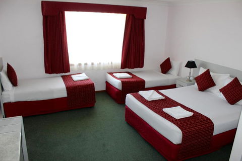 Hume Villa Motor Inn - Holiday Cairns 2