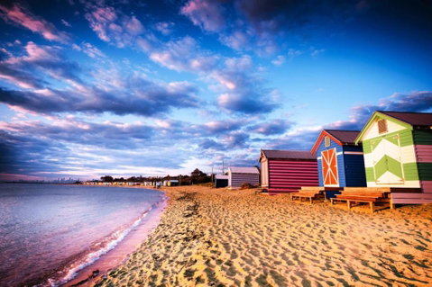 Indulge Luxury Holiday Near Brighton Beach With Private Garden Parking - Holiday Cairns 3