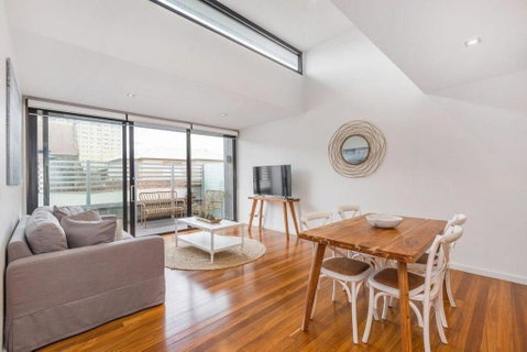 Hotel Lifestyle Home Living In Williamstown - Holiday Cairns 1