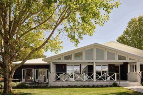 Isca House, Exeter, NSW - Holiday Cairns 1