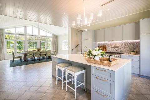Isca House, Exeter, NSW - Holiday Cairns 2