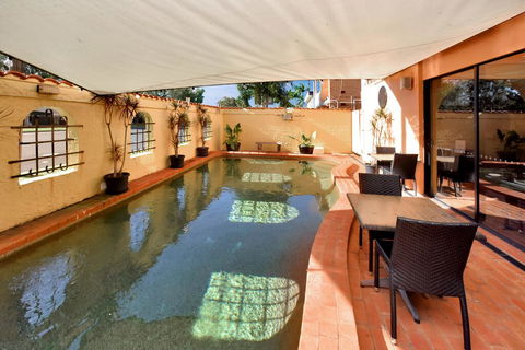 Adobe Motel - Holiday Cairns 2