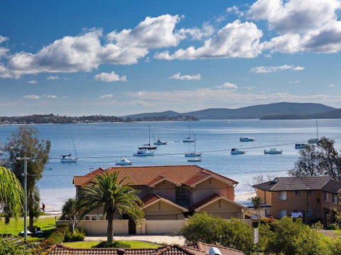 Aislinn' 3/273 Corrie Parade - Air Con, Water Views, BBQ - Holiday Cairns 0