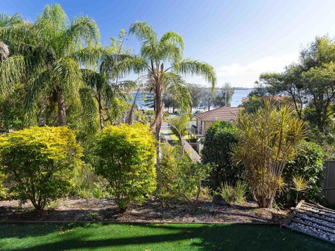 Aislinn' 3/273 Corrie Parade - Air Con, Water Views, BBQ - Holiday Cairns 3