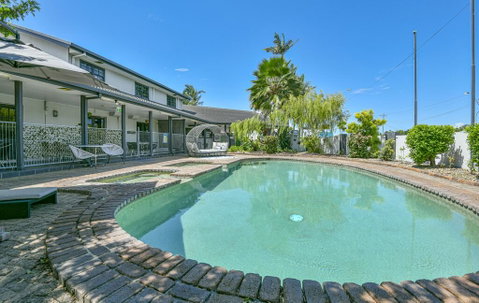 Alara Motor Inn - Holiday Cairns 0
