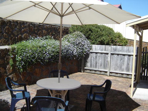 Albany Historic Cottage - Holiday Cairns 1