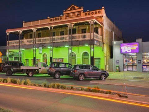 Albion Hotel - Holiday Cairns 1