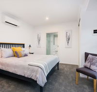 Albury Yalandra Apartment 2 - Holiday Cairns