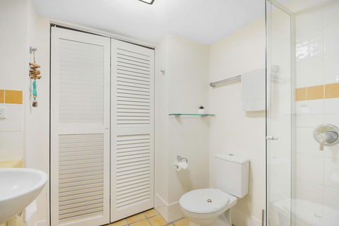 ALEXANDRA BEACH RESORT-ALEX412 - Holiday Cairns 2