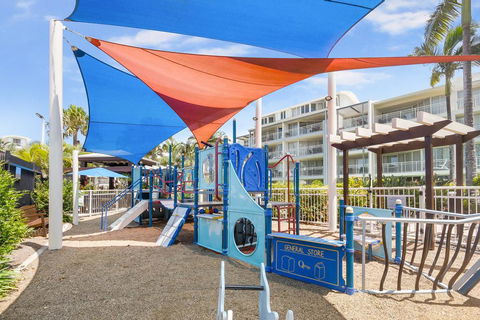 ALEXANDRA BEACH RESORT-ALEX412 - Holiday Cairns 1