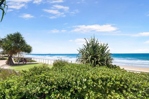 ALEXANDRA BEACH RESORT-ALEX412 - Holiday Cairns 3