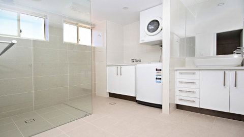 Alinga Unit 4, Amazing Ocean Views - Holiday Cairns 3