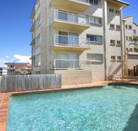 Alinga Unit 4 Amazing Ocean Views - Holiday Cairns