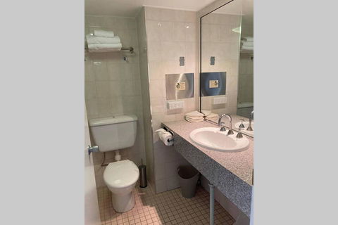 All In 500 Aud Weekly Beachfront The STRAND Studio Apartment - Holiday Cairns 2