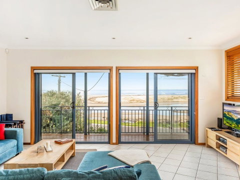 Allure - On Seven Mile Beach Gerroa - Holiday Cairns 2
