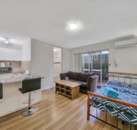 Alma Rd Melbourne Apartments - Holiday Cairns