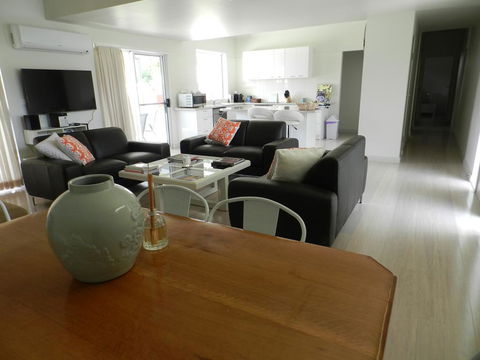Almas Cottage - Holiday Cairns 0