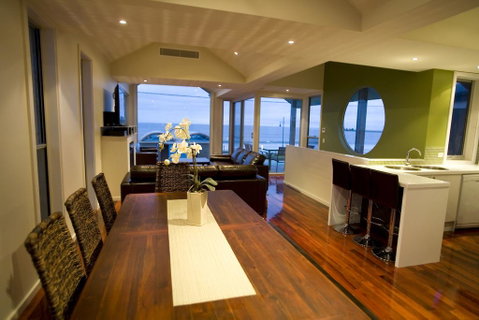 Aloha Beachfront Port Fairy - Holiday Cairns 1