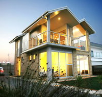 Aloha Beachfront Port Fairy - Holiday Cairns