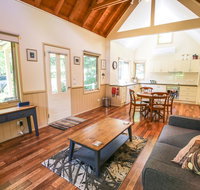 Alpine Arnica Cottage 1 - Holiday Cairns