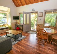 Alpine Arnica Cottage 2 - Holiday Cairns