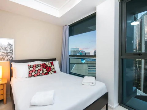 Amazing Brisbane CBD 2 Bedroom Apartment With River Views - Holiday Cairns 3