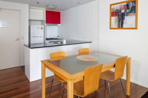 Amazing Brisbane CBD 2 Bedroom Apartment With River Views - Holiday Cairns 1