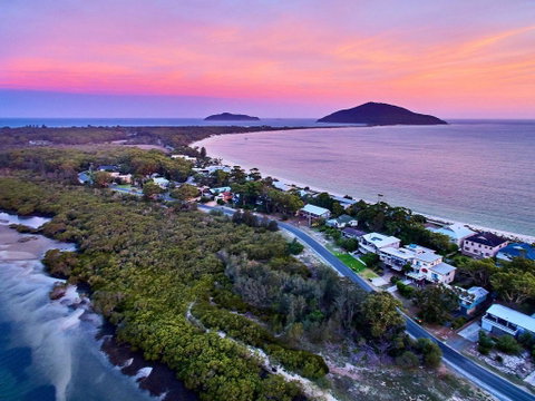 Amazing Ocean Views - Holiday Cairns 1