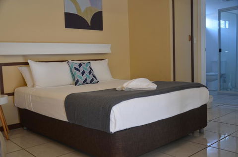 Ambassador Motel - Holiday Cairns 0