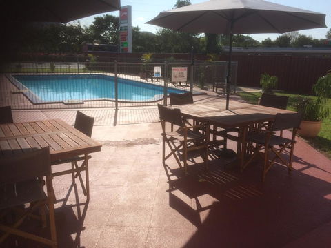 Ambassador Motel - Holiday Cairns 2