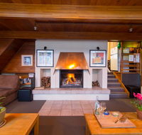 Aneeki Ski Lodge - Holiday Cairns