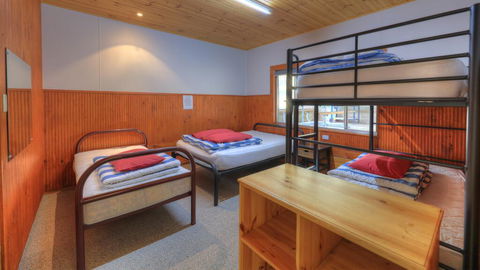 Anglers Reach Lakeside Village - Holiday Cairns 1