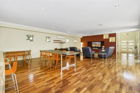 ANGOURIE HOUSE - SALT VILLAGE - Holiday Cairns 3