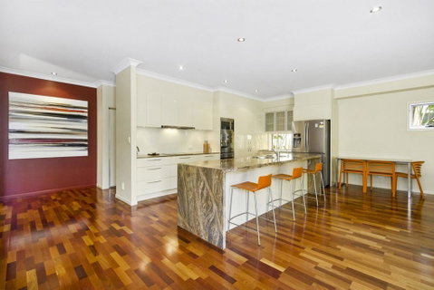 ANGOURIE HOUSE - SALT VILLAGE - Holiday Cairns 2