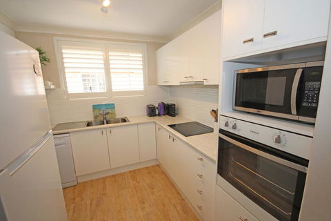 Annie's Apartment - Holiday Cairns 0