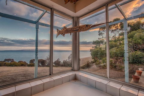 Antechamber Bay Retreats - Holiday Cairns 0